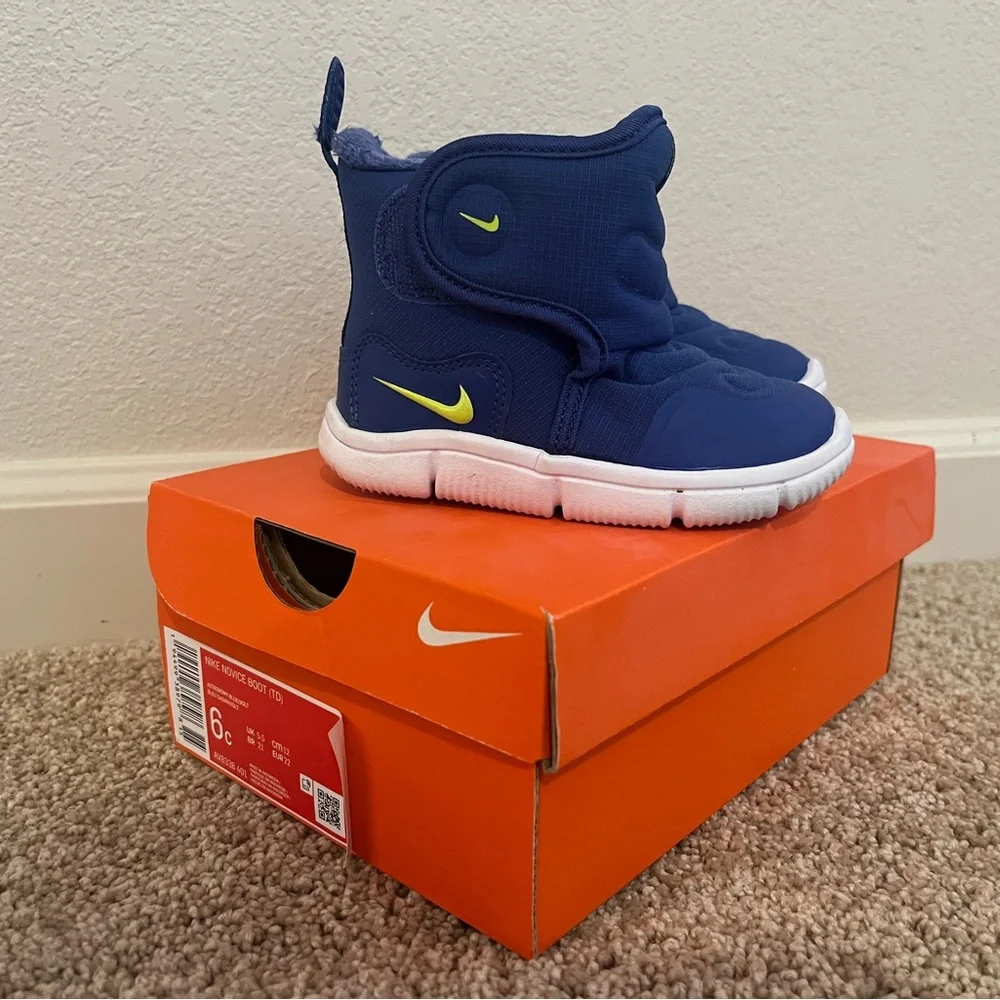 Nike Kids Navy Blue and White Boot Sneakers